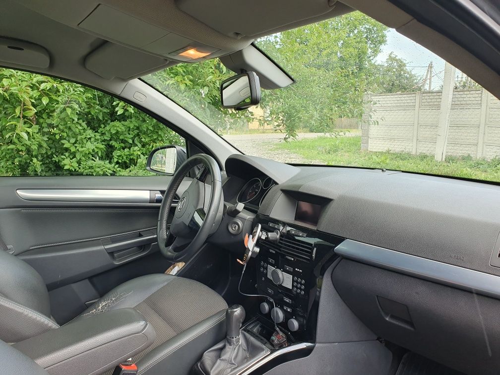Opel Astra H 2010 1.9 CDTI 150hp Cosmo