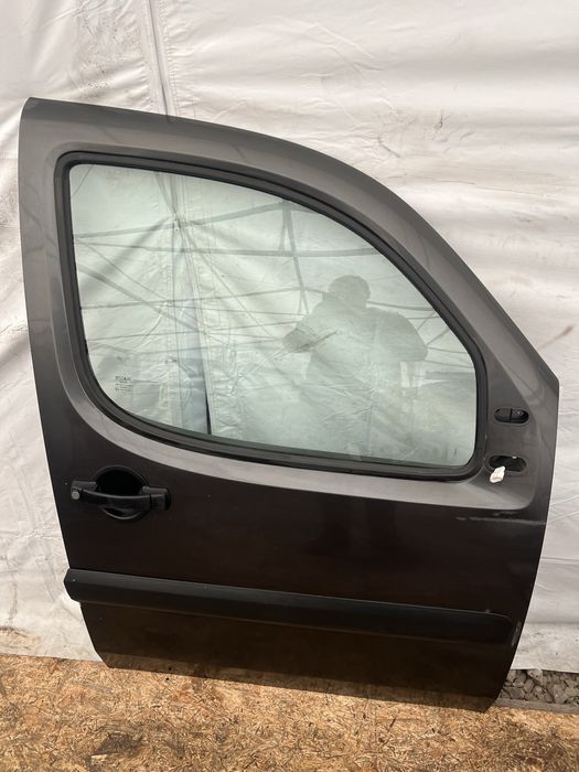 Drzwi przod przednie lewe prawe fiat doblo I lift kolor 284