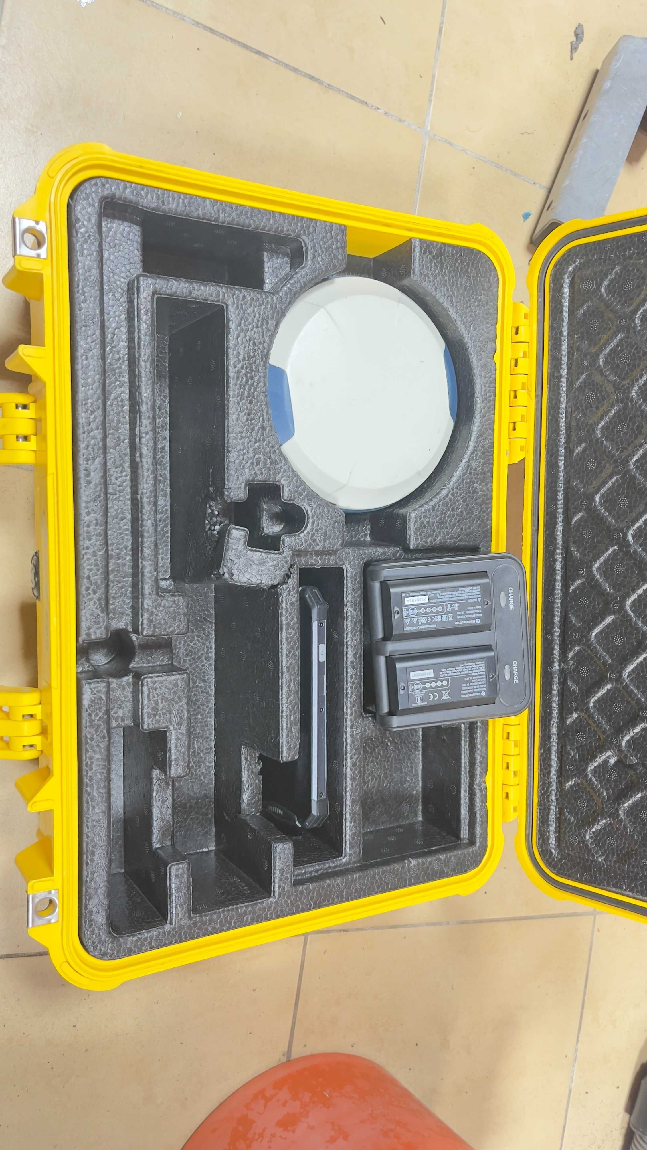 Wydajny odbiornik RTK GNSS F90 (sensor IMU nowej generacji)