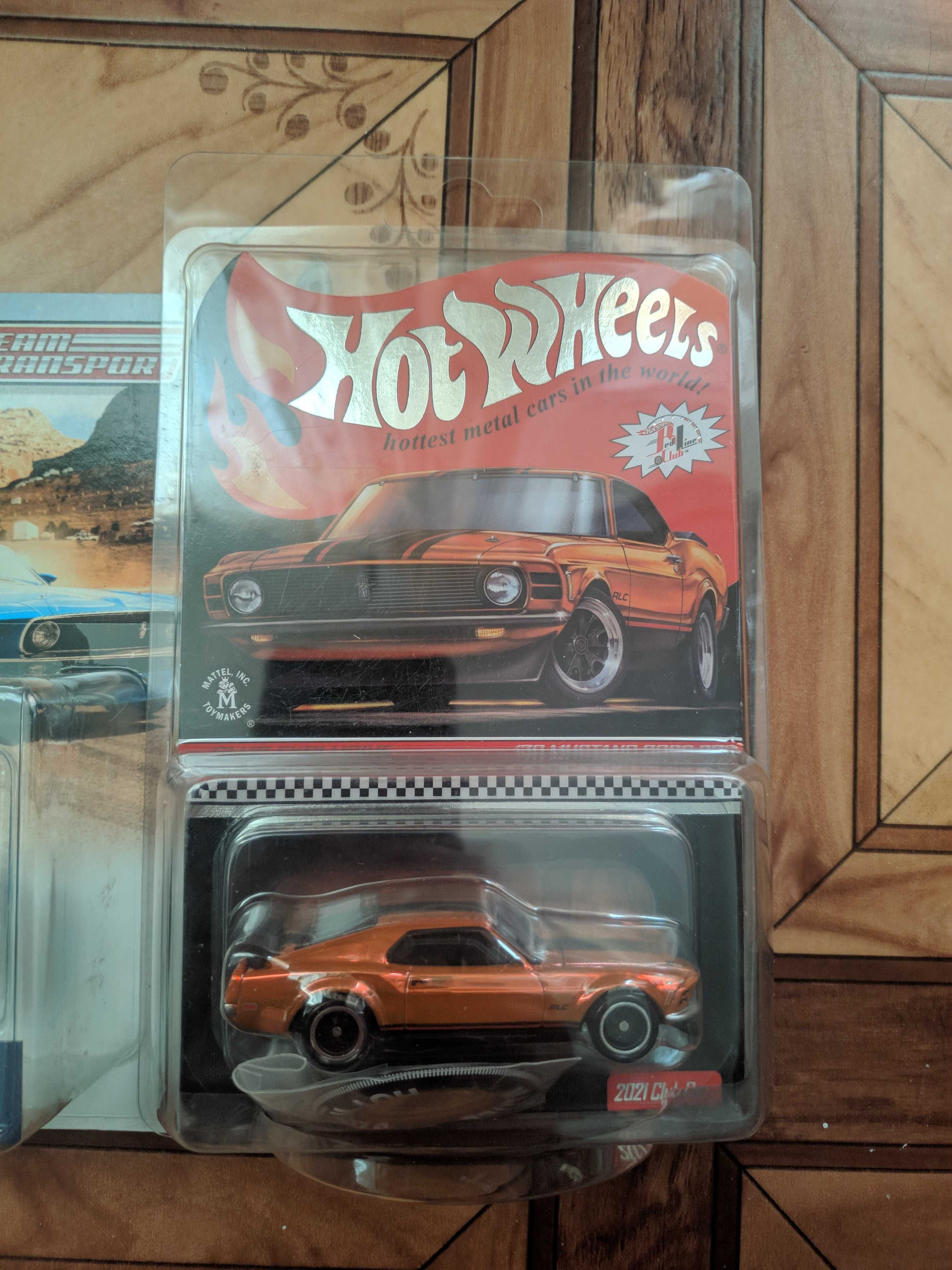 Комплект Hot Wheels Ford Mustang Boss (RLC Premium Team Transport)