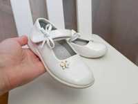 Білі туфлі туфлики балетки лакові святкові