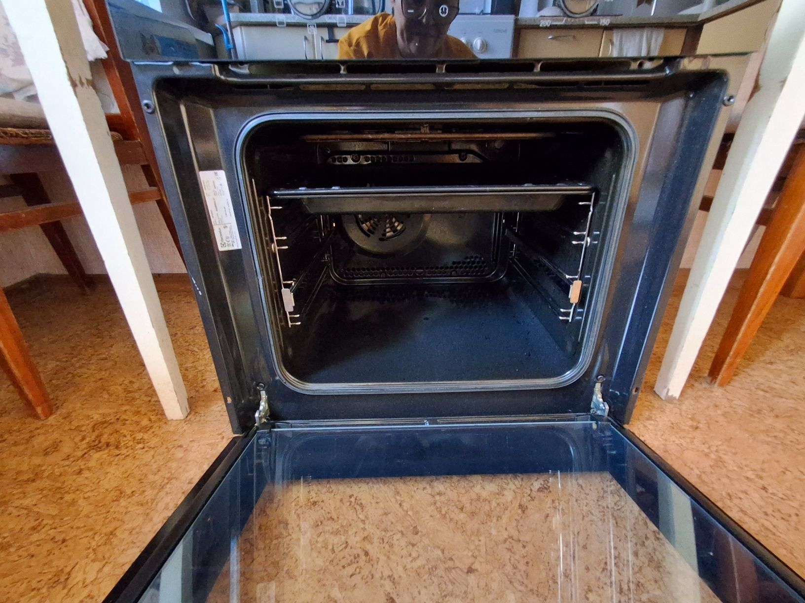 Продам духовку Electrolux
