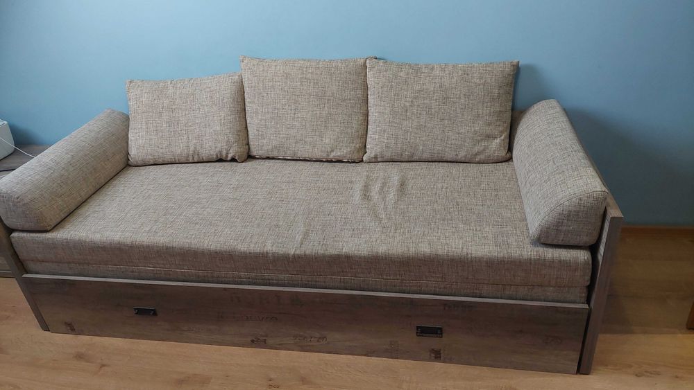 Łóżko rozkładane (black red white).