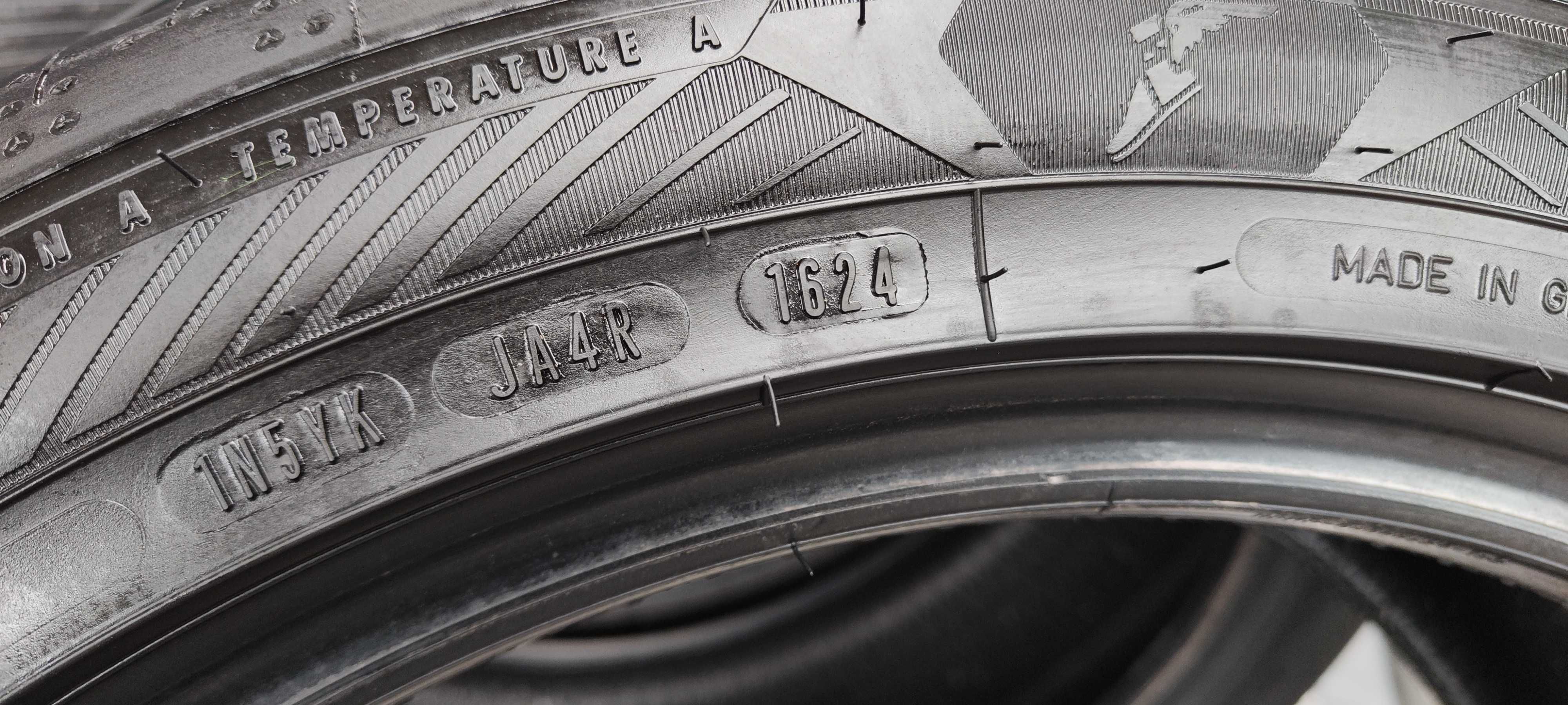 215/50 R18 92V Goodyear EfficientGrip Performance 2