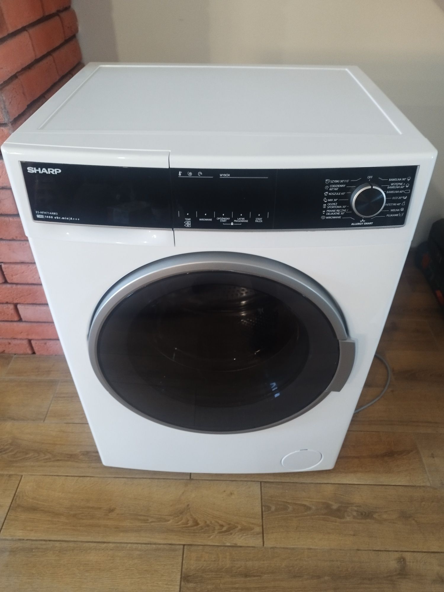 Sprzedam pralkę Sharp 7kg