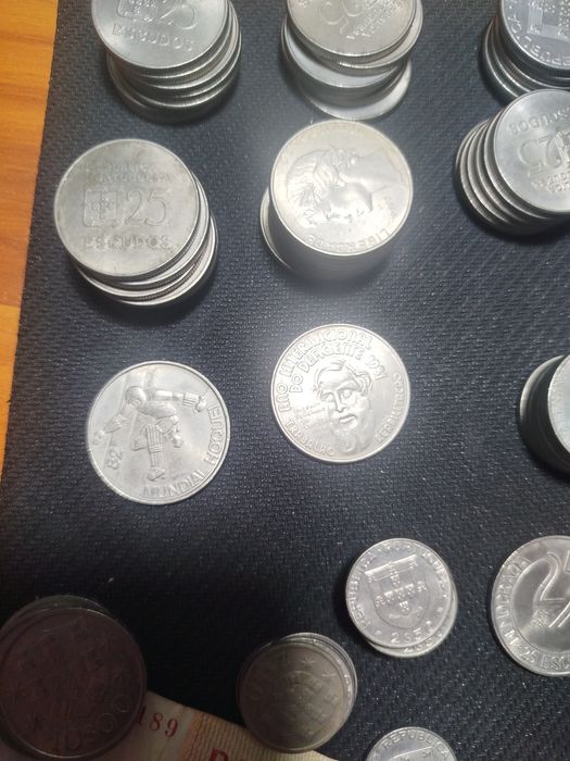 Dinheiro antigo escudos e pesetas