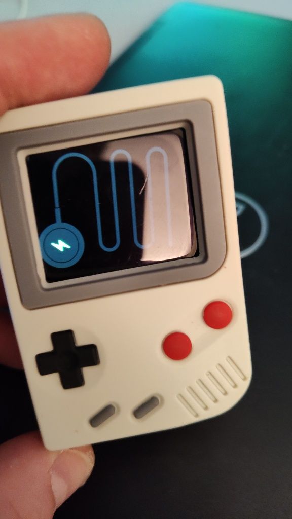 Stojak Ładowarka jako Gameboy Apple Watch. Wysokiej jakości silikon