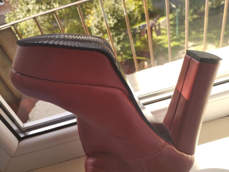 Чоботи жіночі демісезонні шкіряні