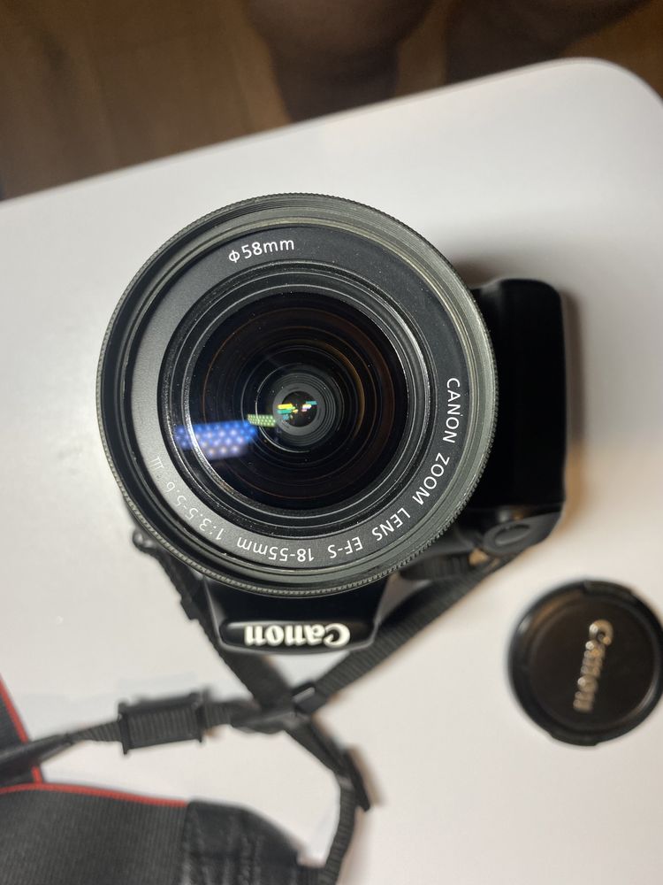 Canon EOS 1100D Фотоапарат