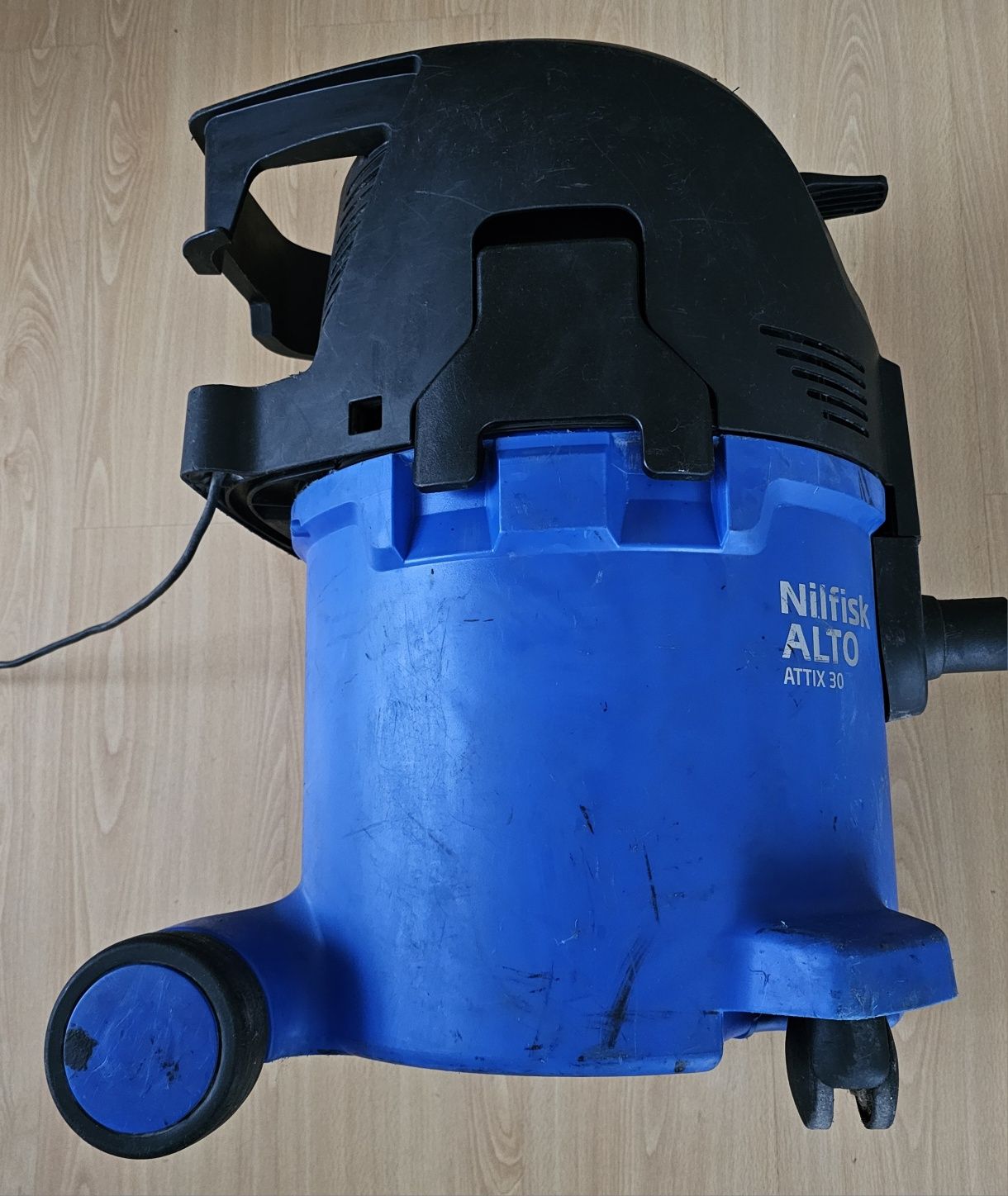NILFISK ALTO ATTIX 30-01 Odkurzacz na Sucho i Mokro 1200Watt Rura/Wąż