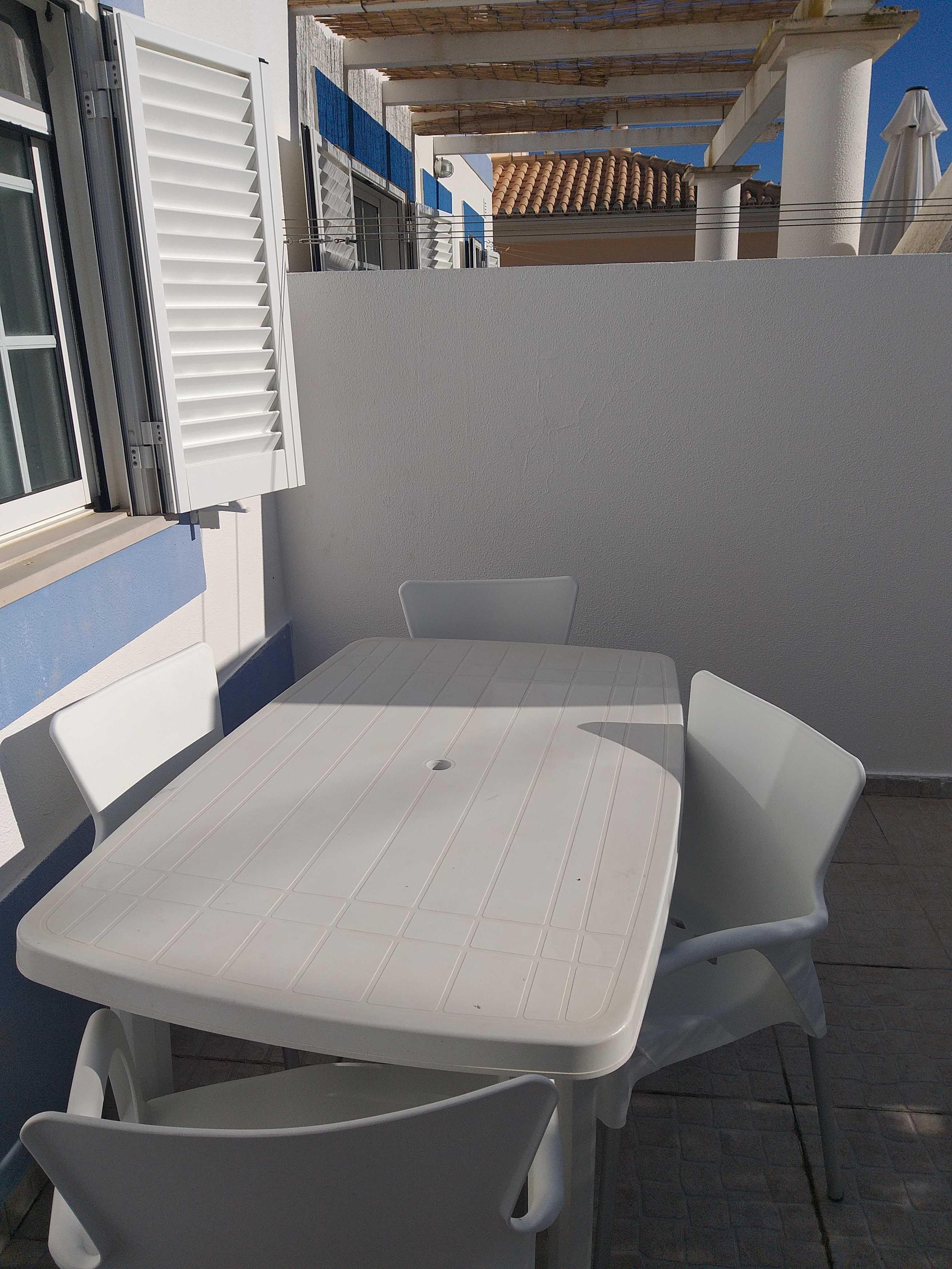 Moradia Manta Rota 800mt da praia TV cabo e fibra