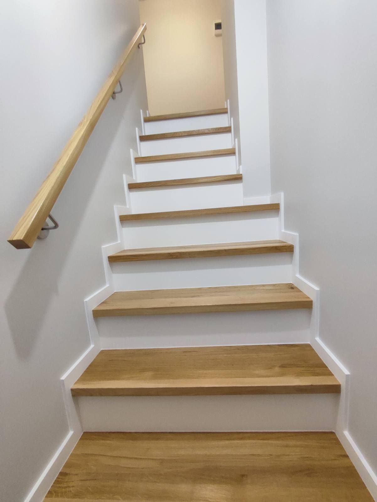 Schody debowe balustrady listwy parapety blaty cokoły Stopnie półkowe