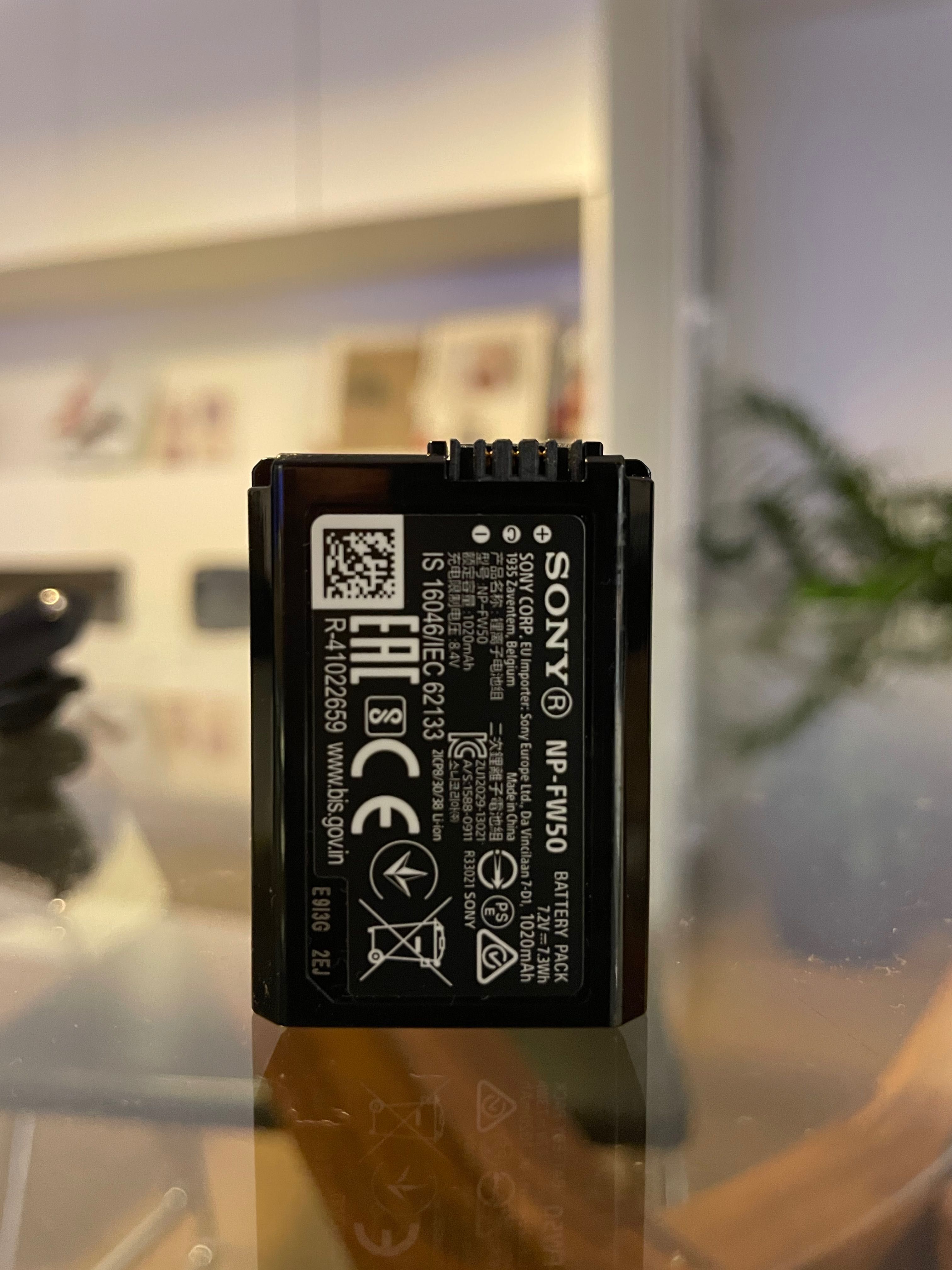 Máquina Fotográfica SONY A7 + FE 28-70mm (Full-Frame)