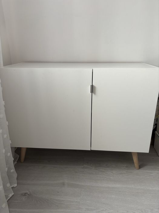 Szafka komoda na nogach