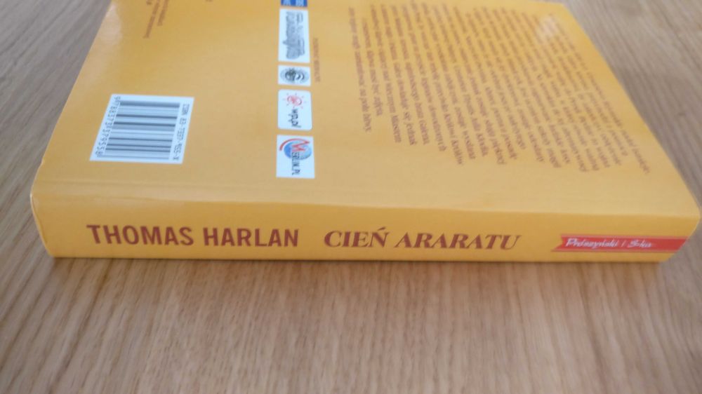Cień araratu - Thomas Harlan