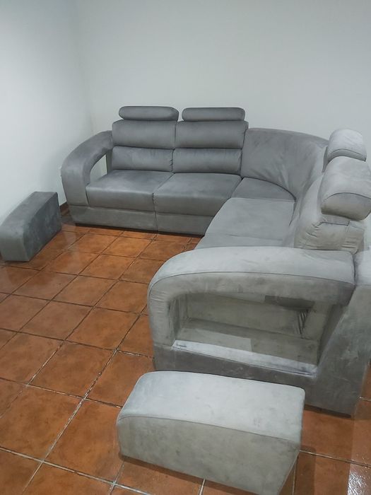 Sofá semi novo, sem marcas de uso