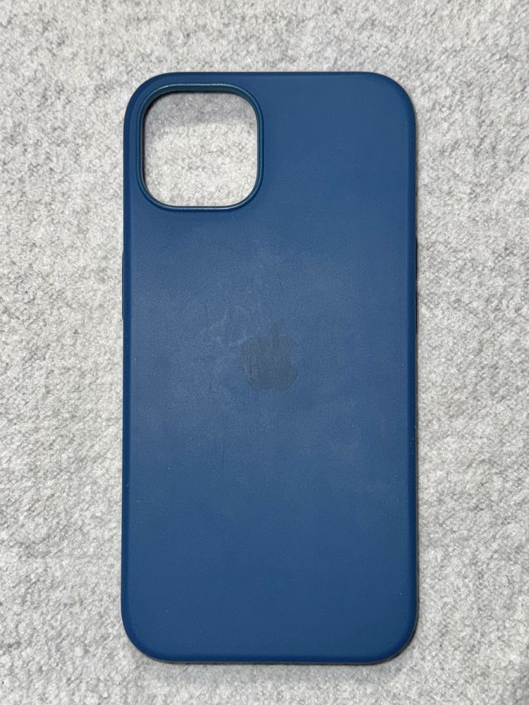 Силіконовий чохол з MagSafe для iPhone 13