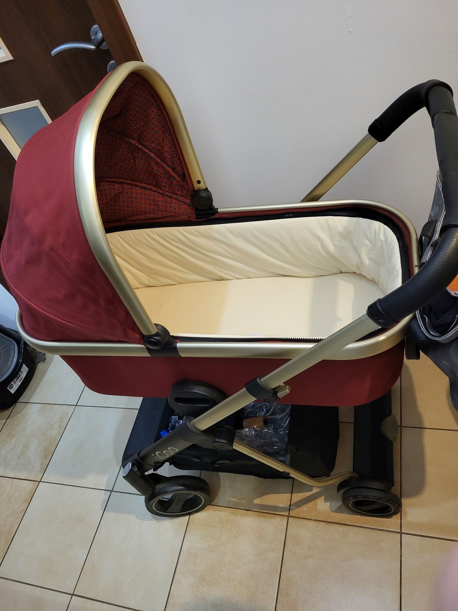 Wózek dziecięcy ICOO 3w1 / gondola / spacerówka / fotelik samochodowy.