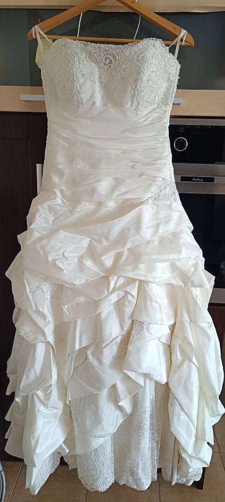 Suknia ślubna śmietankowa biel