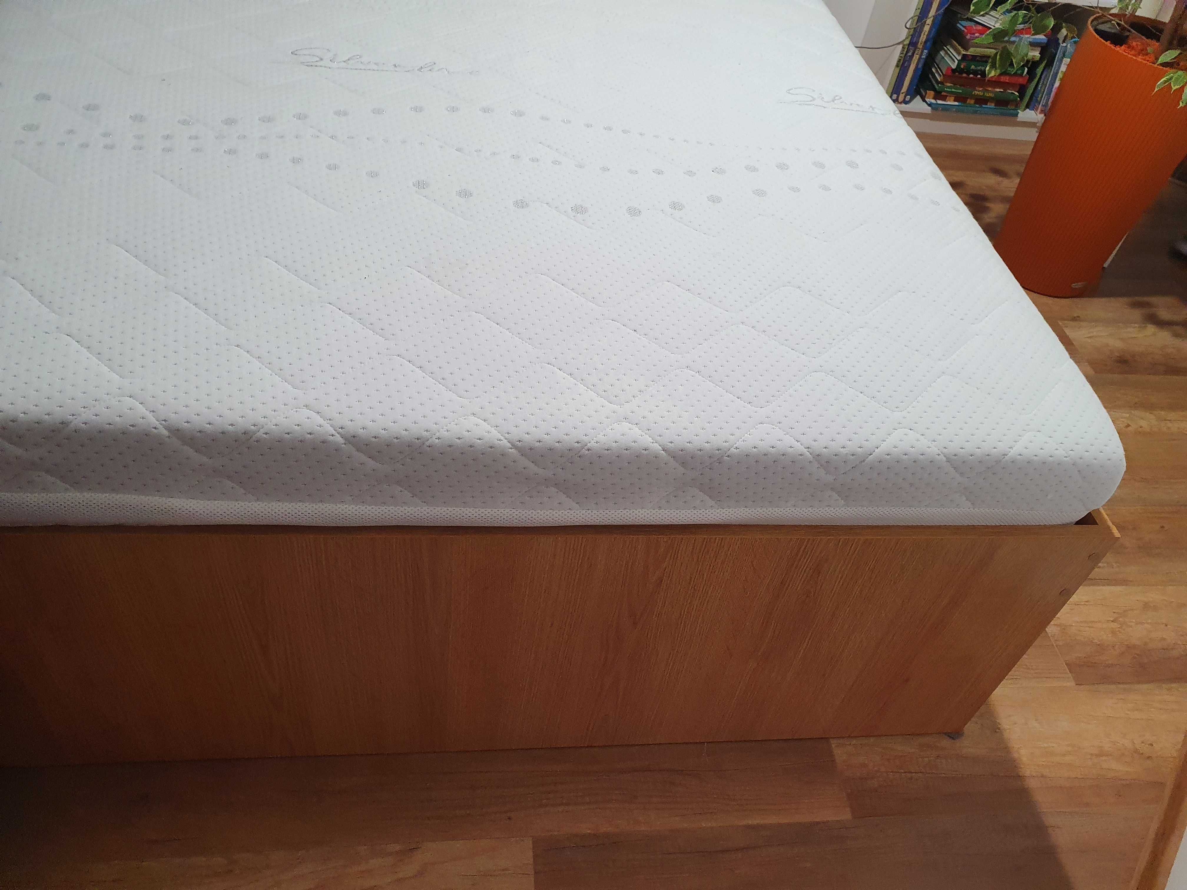 Łóżko 140x200 z szufladami + materac