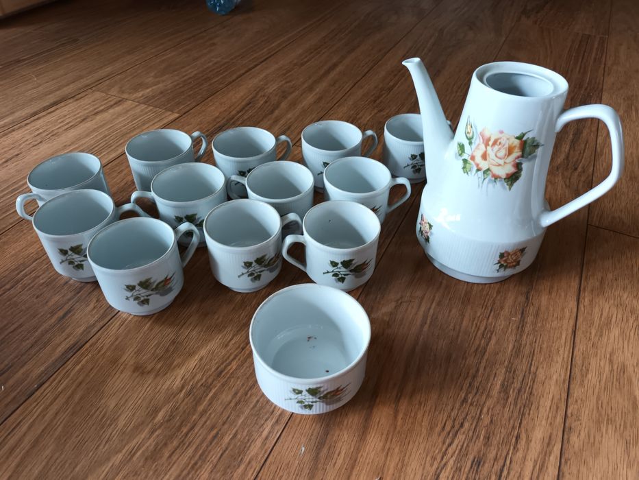 Zestaw kawowy porcelana chodzież