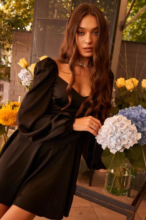 Чорна атласна сукня с-м