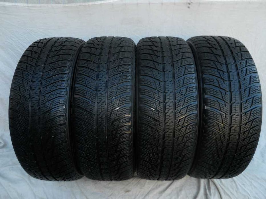 Ładne opony zimowe NOKIAN 215/55 R18 95H (2x8mm i 2x7mm)