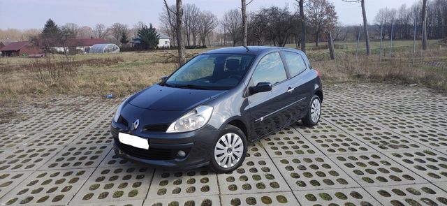 Renault Clio Benzyna, klima niski przebieg zarejestrowany