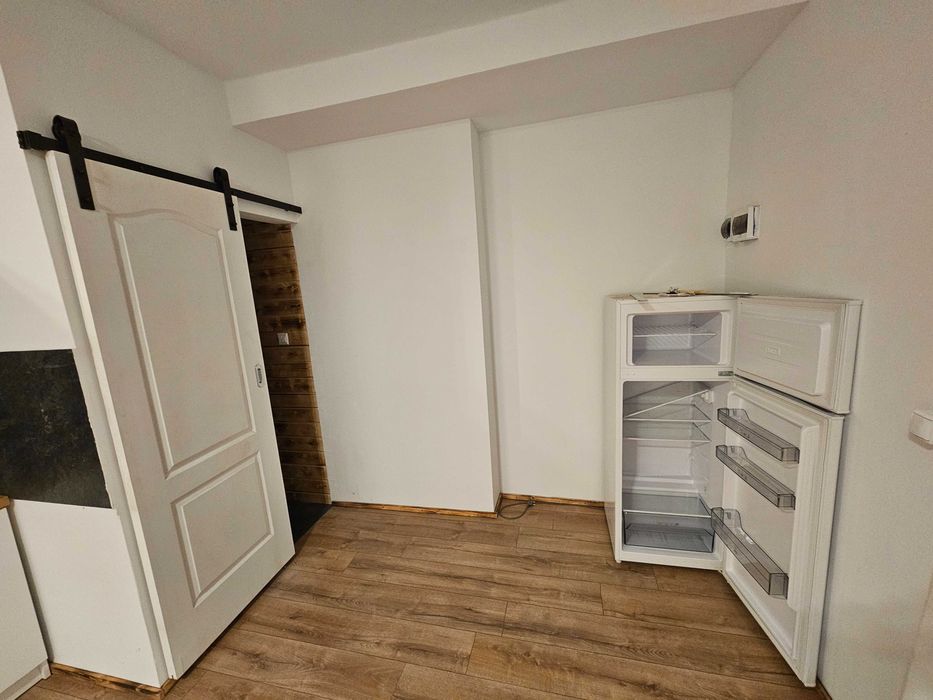 Mieszkanie po remoncie czesciowo umeblowane