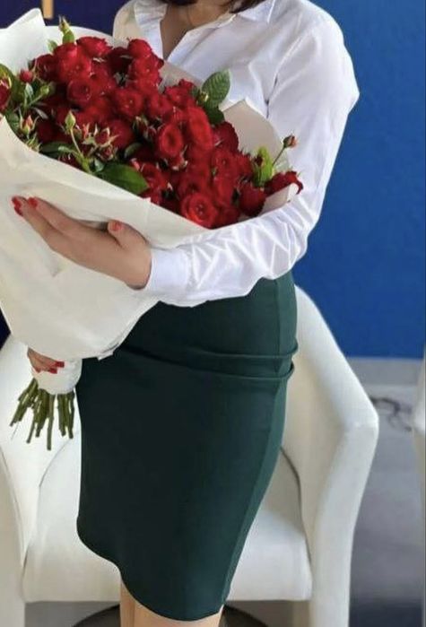 Спідниця-олівець приталена темно-зеленого (смарагдового) кольору S-M