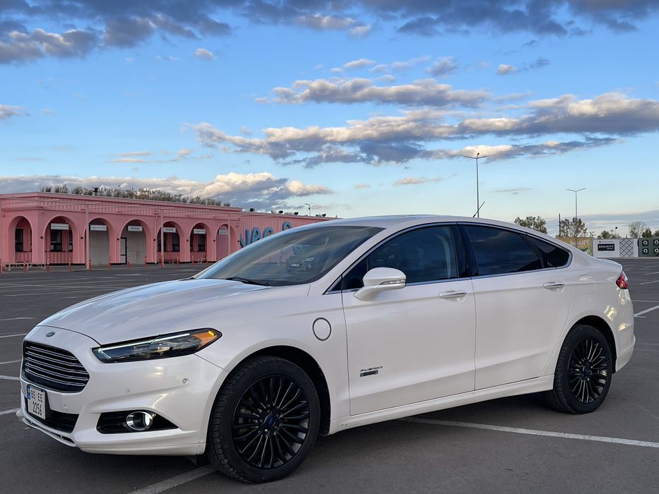 Ford Fusion Titanium  Energy plugin hybrid