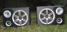 Duas colunas de duas vias Subwoofer e Twiter