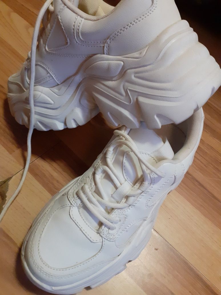 Uzywane w dobrym stanie sneakers buty sportowe rozmiar 38