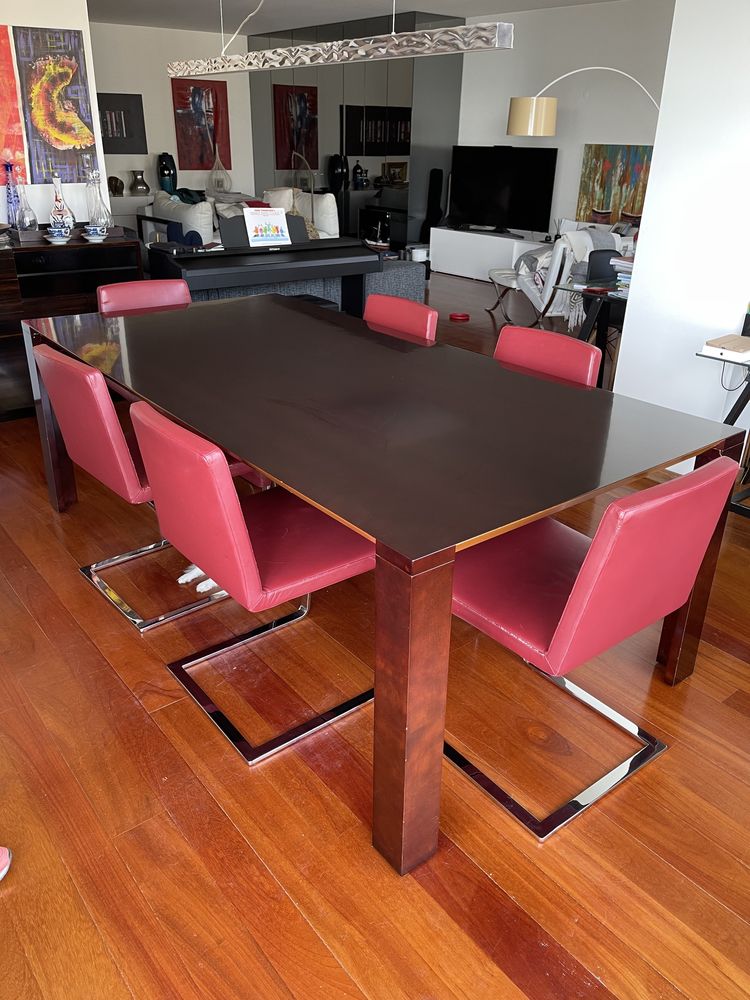 Conjunto de mesa de jantar e 6 cadeiras