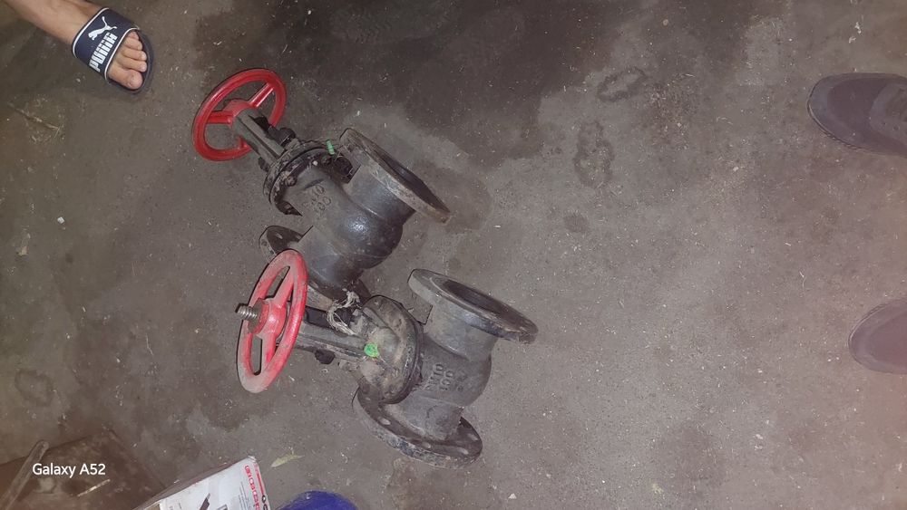 Продам Задвижки новые на 100