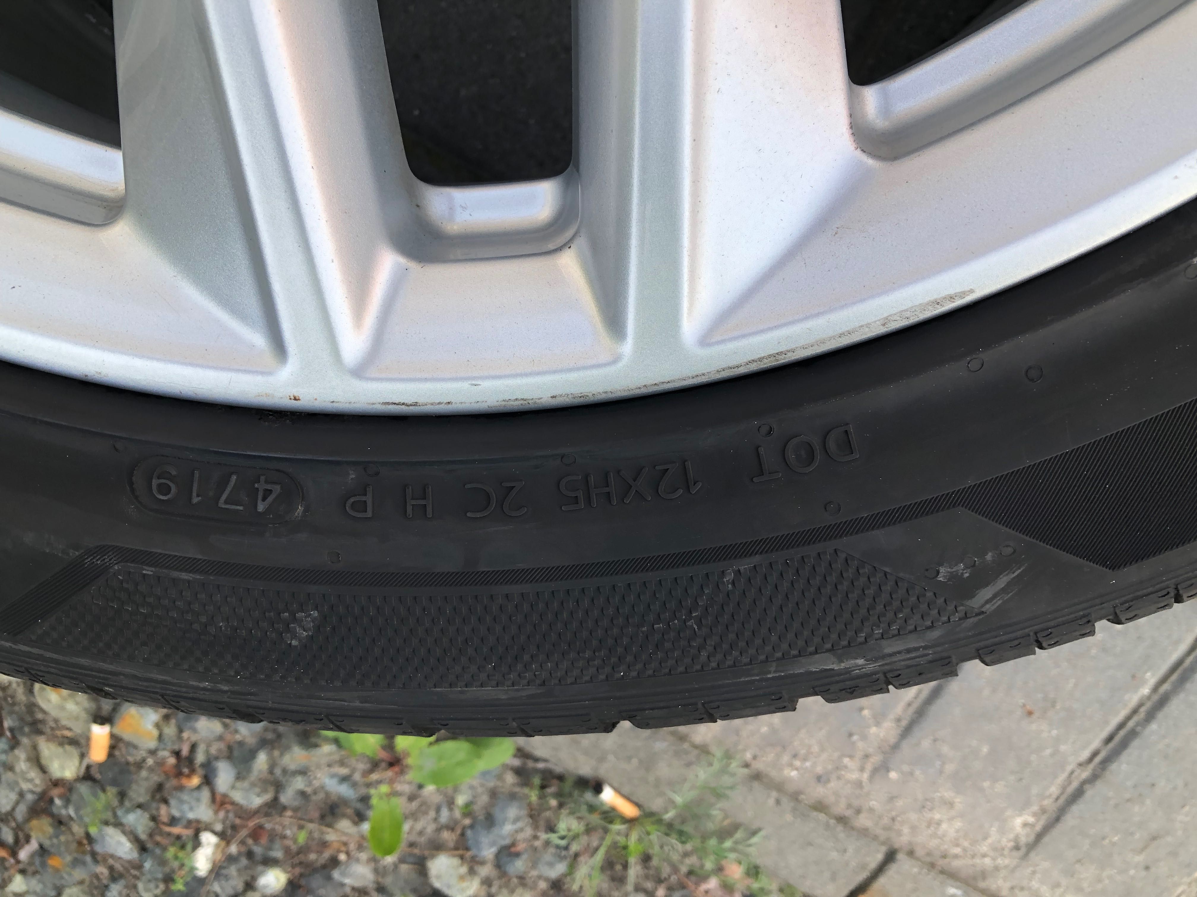 Letnie Opony Hankook 285/40ZR21. 4-5 mm