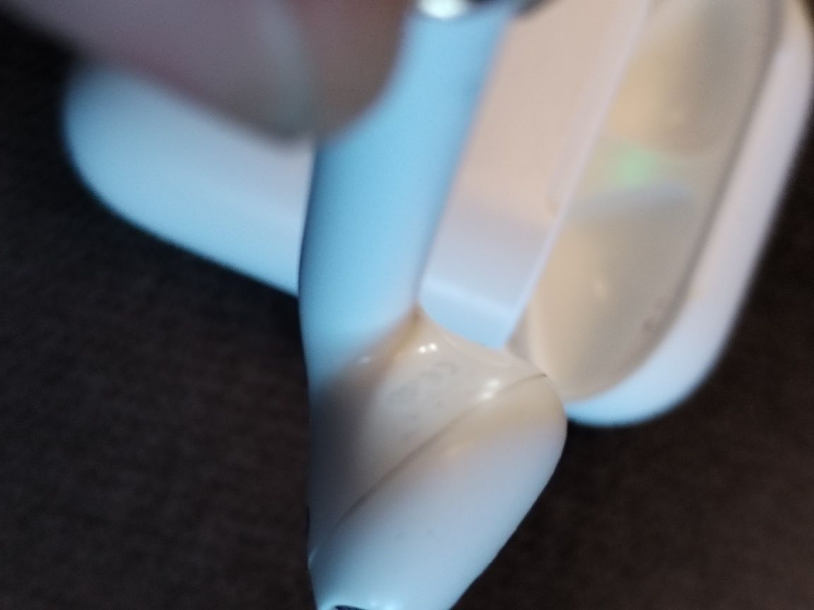 AirPods 2. Оригинал и один наушник