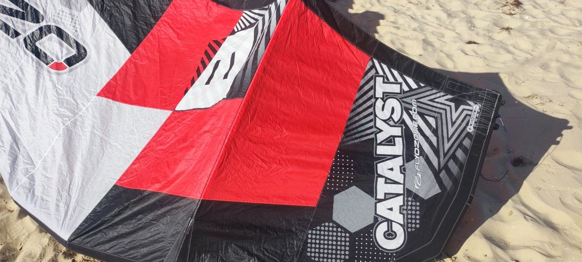 Kitesurf  ozone catalyst 8m 2014