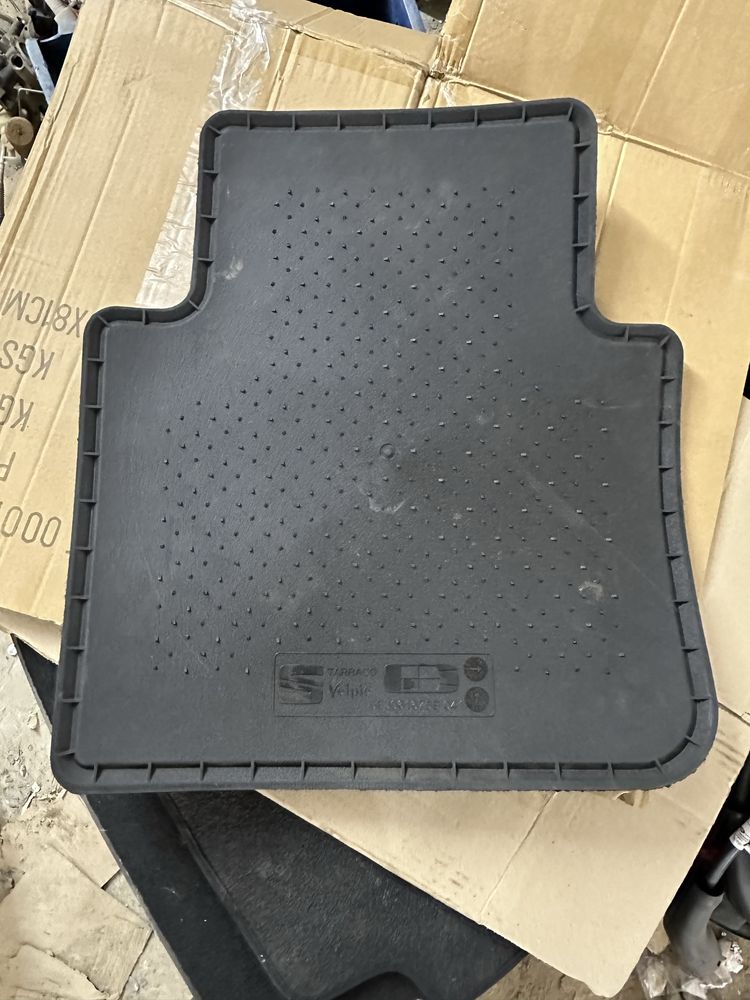 Задні килимки vw tiguan 2 allspace,seat tarraco