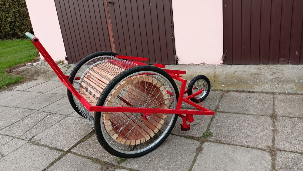 Zbieracz sadowniczy do jabłek. Sadownik.Zbieraczka.