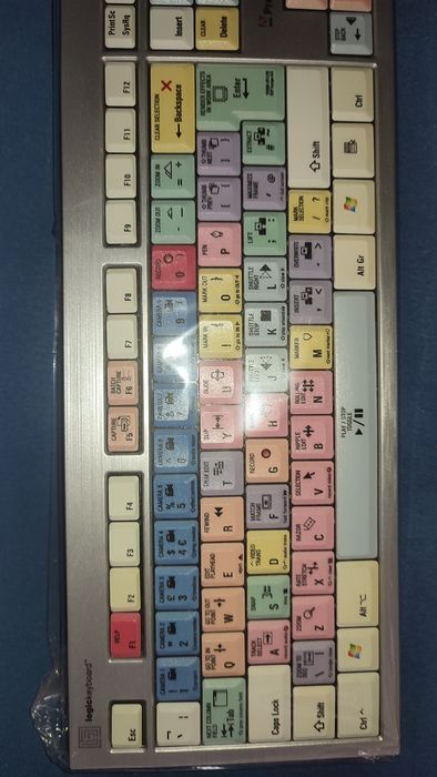 klawiatura logickeyboard montaż filmów adobe premiere davinci resolve