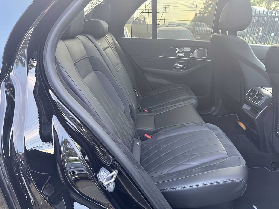 Mercedes-Benz GLE      2021