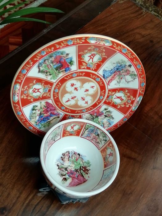 Conjunto de Prato e Taça em louça chinesa