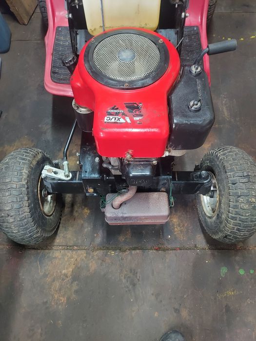 Sprzedam silnik 12.5 KM do traktorka kosiarki,sprawny kompletny.