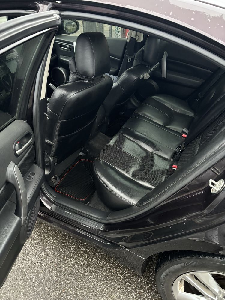 Продам mazda 6 в максимальній комплектації!
