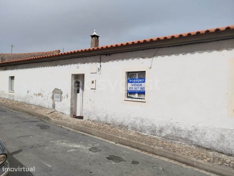 Moradia T3 Totalmente Recuperada com Piscina - Casével, Alentejo