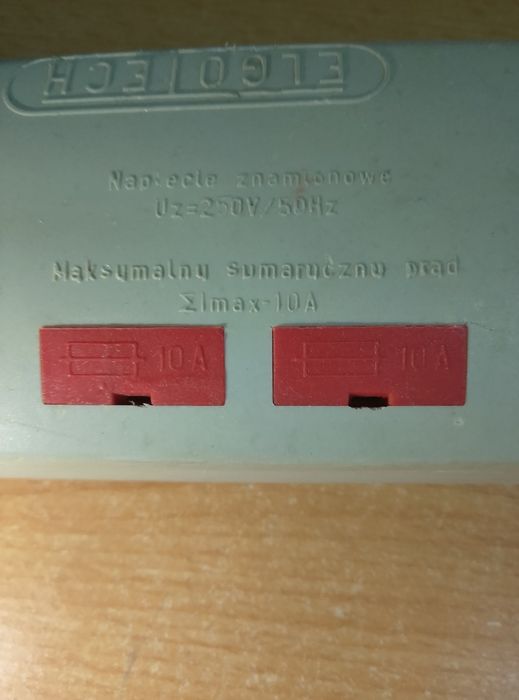 Przedłużacz rozdzielacz Elgotech na 6 gniazd 1,5 m