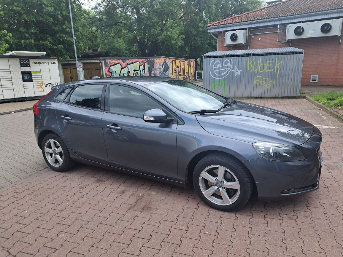 Volvo  v 40 1.6 t3 Polski salon