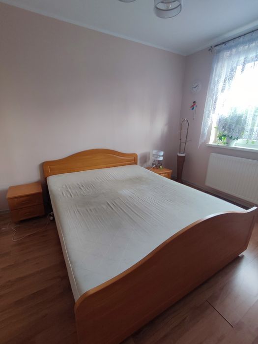 Zestaw mebli do sypialni - łóżko, komoda, szafki nocne
