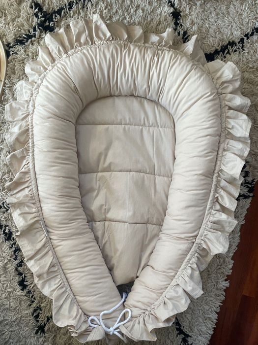 Kokon Niemowlęcy Beżowy Z Falbanką